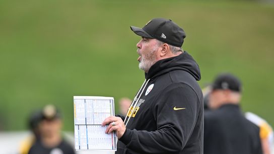 New Steelers head coach Mike McCarthy defends stance to ban live tackling during training camp (Featured). Photo by Barry Reeger-Imagn Images